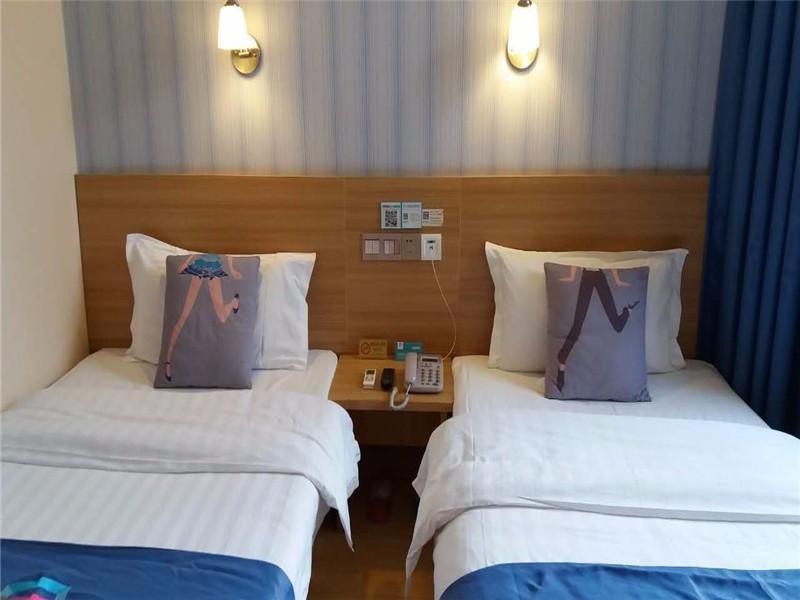 Jinhu  Pai Hotel Huiam Jinghenggu Plaza מראה חיצוני תמונה